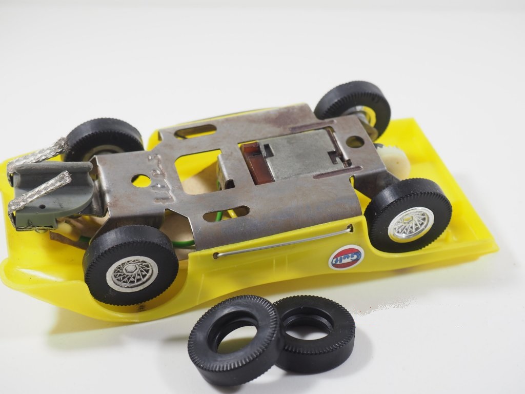 Pneu - úzká - vnitřní kroužek - na stará autíčka ITES