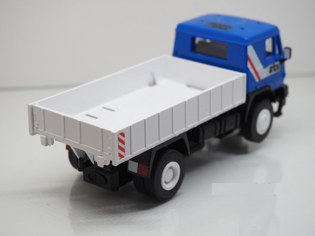 LIAZ NA AUTODRÁHY ITES, CARRERA atd. VALNÍK MODROBÍLÝ 14000 / 20000 ot.