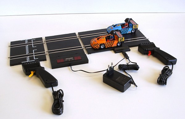 Počítadlo kol DP01 pro 2dráhu - označení drah číslem 1 a 2