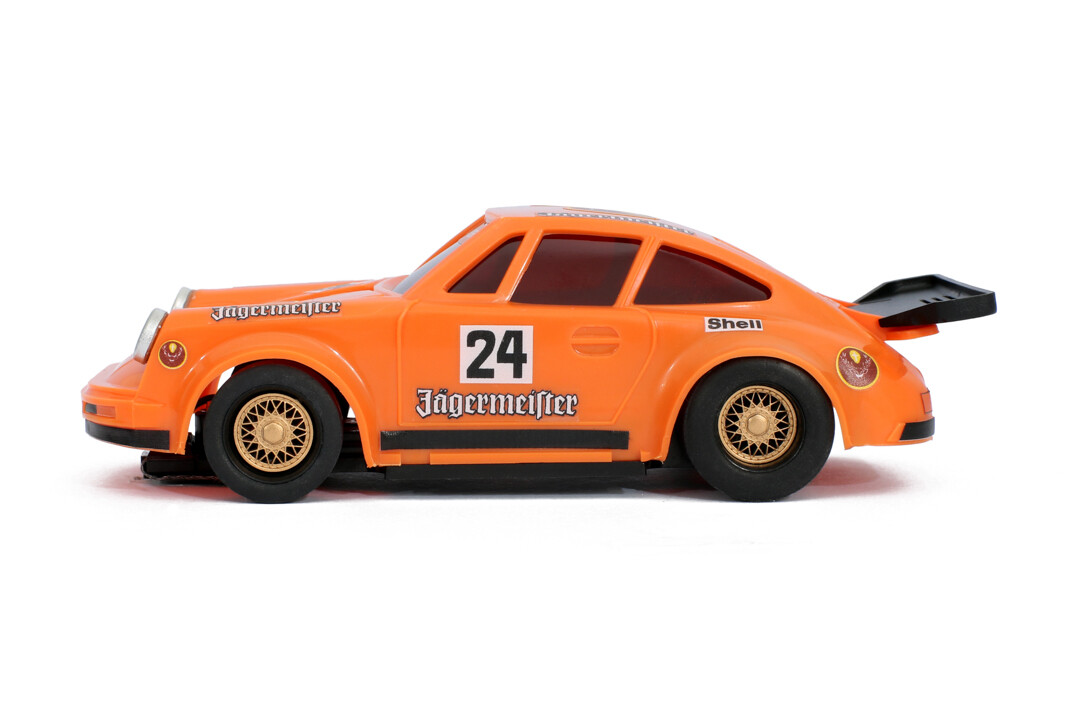 Porsche 911 Startovní číslo 24 - model Jägermeister1:32