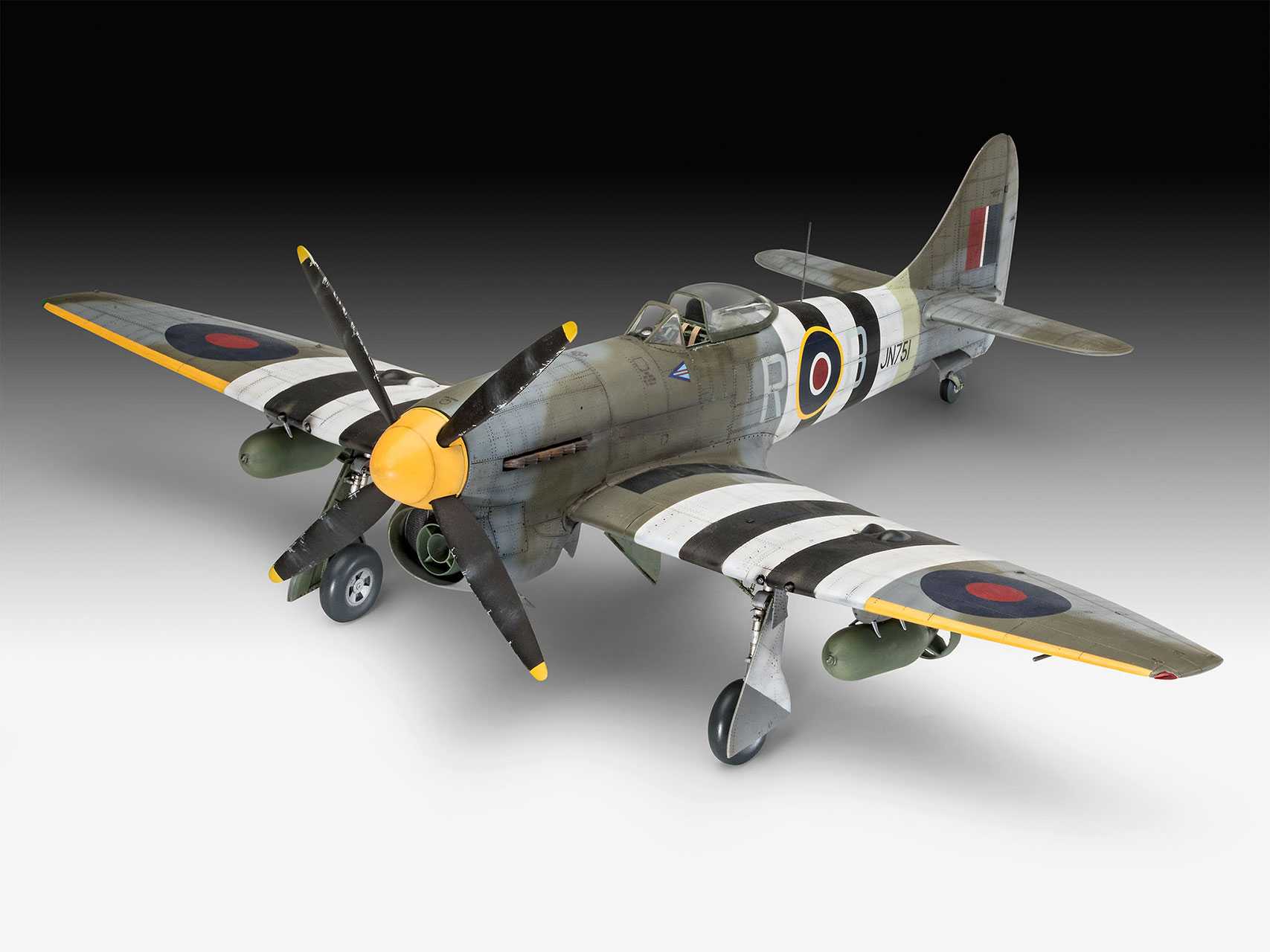 Plastic ModelKit letadlo 03851 - Hawker Tempest V (1:32)