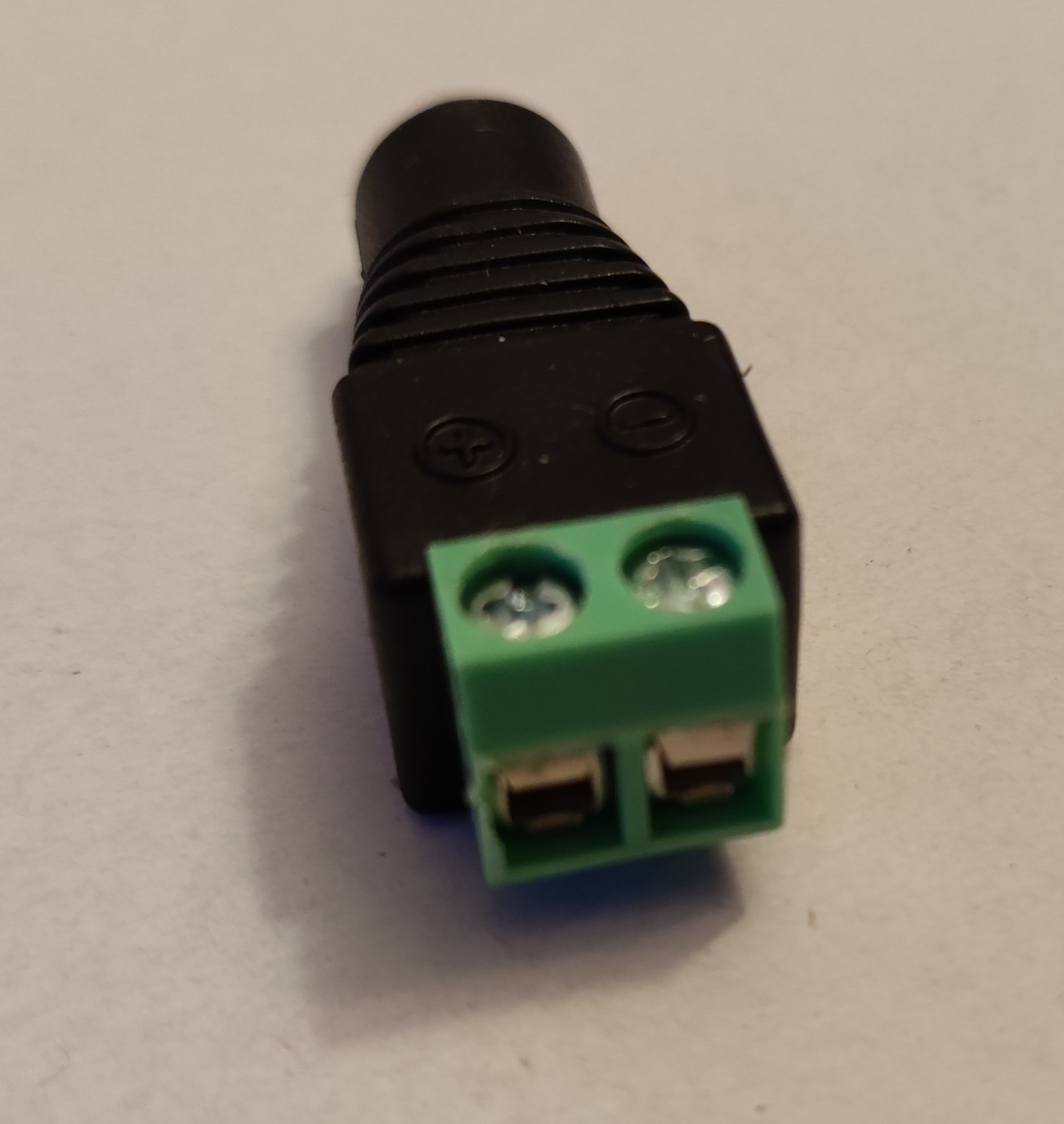 Regulovaný digitální zdroj - napáječ, adaptér, trafo nejen pro autodráhu ITES zdroj 12V/5000mA