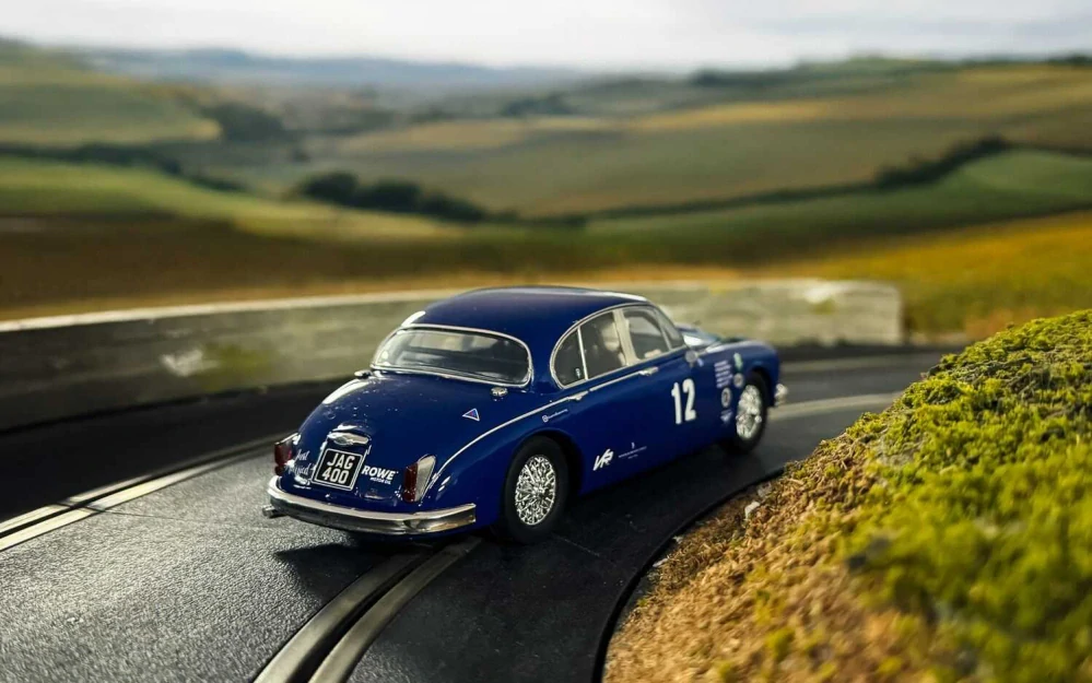 Autíčko Touring SCALEXTRIC C4596 - Jaguar MK2 - Grant Williams Racing (1:32)