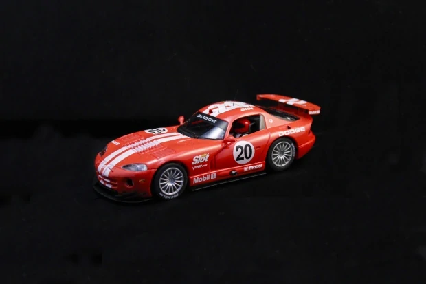 Model Fly auta na autodráhu Dodge Viper GTR