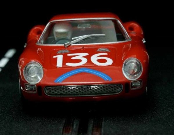 Model Fly auta na autodráhu Ferrari 250LM