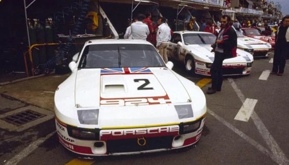 Model Fly auta na autodráhu PORSCHE 924 TURBO No.2