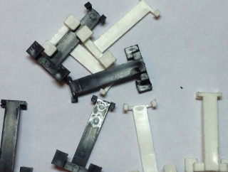 Držáky svodidla 12 ks - držáky na svodidla na starší dráhu 74 mm