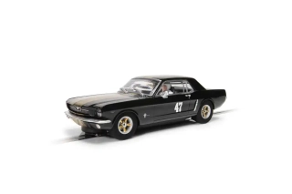 Scalextric - Ford Mustang - Black and Gold (1:32)