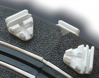 3D TISK Spojka S DRŽÁKEM MANTINELU pro ulomené rohy Ites autodráhy