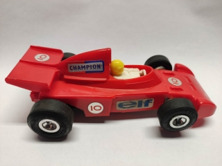 Ites Tyrrell červený